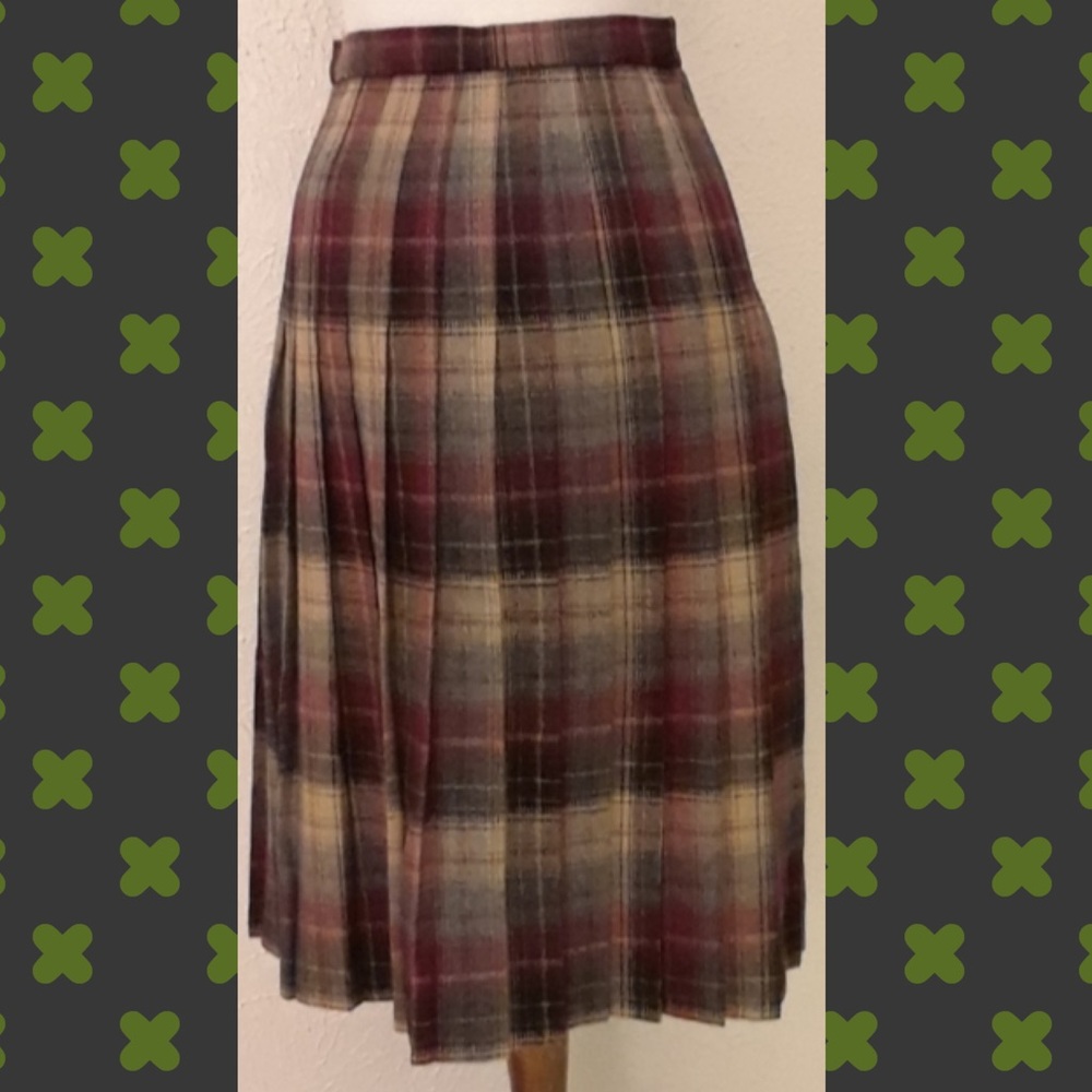🏁Vintage Edinburgh Woolen Mill Great Britain plaid skirt small - Picture 2 of 11